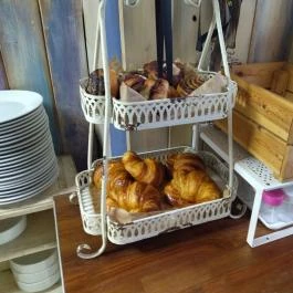 Anyám Szerint, Budapest - Étel/ital