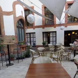 Apacuka Étterem Kávéház Varieté, Budapest - Külső kép