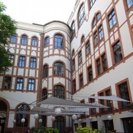 Apacuka Étterem Kávéház Varieté, Budapest - Külső kép