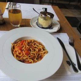 Ape Regina Budapest - Étel/ital