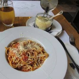 Ape Regina Budapest - Étel/ital