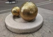 Arany gömb ivókút Makó