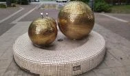 Arany gömb ivókút Makó - Egyéb