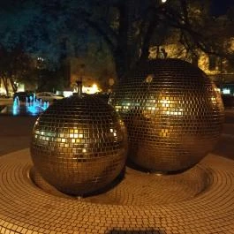 Arany gömb ivókút Makó - Egyéb