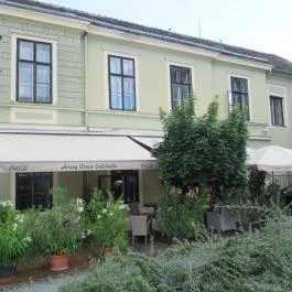 Arany Strucc Cukrászda, Kőszeg - Külső kép