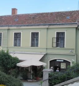 Arany Strucc Cukrászda