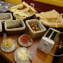 Aranykorona Történelmi Étterem & Látványpince Miskolc - Étel/ital