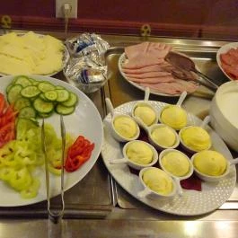 Aranykorona Történelmi Étterem & Látványpince Miskolc - Étel/ital