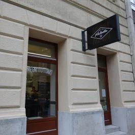 Aranysas Faloda, Budapest - Külső kép