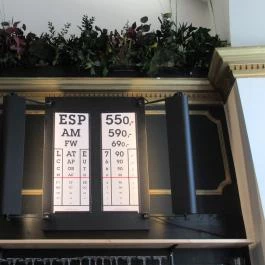 Arch & Beans Coffee Budapest - Belső