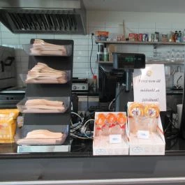 Aréna Bar, Alsópáhok - Egyéb