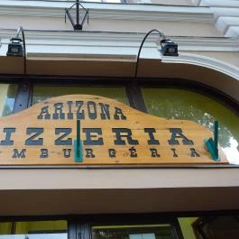 Arizona Pizzéria és Hamburgéria, Cegléd - Külső kép