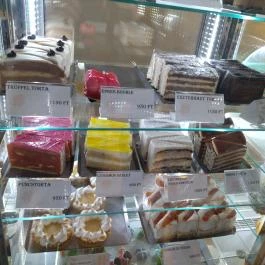 Art Cukrászda Budapest - Étel/ital