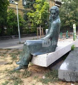 Arthur Koestler szobra