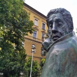 Arthur Koestler szobra Budapest - Egyéb