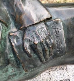 Arthur Koestler szobra