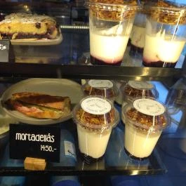 Artizán Bakery & Cafe Budapest - Étel/ital