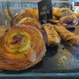 Artizán Bakery & Cafe Budapest - Étel/ital