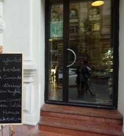 Artizán Bakery & Cafe