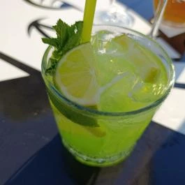 Átszálló Budapest - Étel/ital