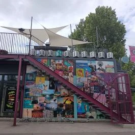 Átszálló Budapest - Külső kép