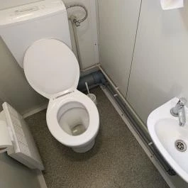 Átszálló Budapest - Mosdó