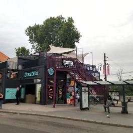 Átszálló Budapest - Külső kép