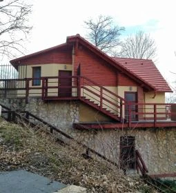 Avasi Bormúzeum és Borvendéglő