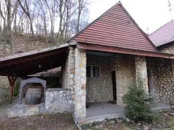 Avasi Bormúzeum és Borvendéglő Miskolc