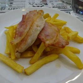 Aviator Cafe & Bistro Budapest - Étel/ital