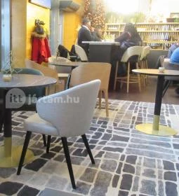 Axis Café & Lounge - Crowne Plaza Budapest