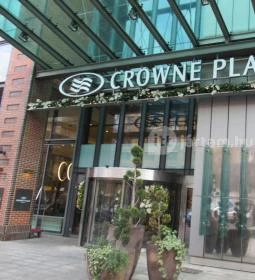 Axis Café & Lounge - Crowne Plaza Budapest