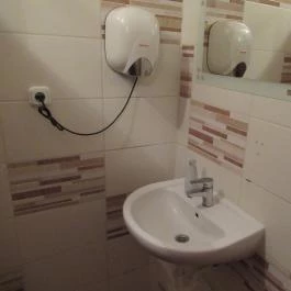 Az Öszvér, Budapest - Egyéb