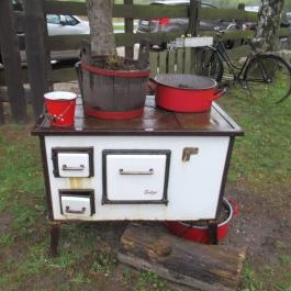 AzÉn Anyósom, Alsópáhok - Egyéb