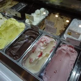 Azúr Fagylaltozó Budapest - Étel/ital