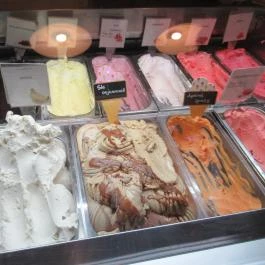 Azúr Fagylaltozó Budapest - Étel/ital