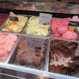 Azúr Fagylaltozó Budapest - Étel/ital