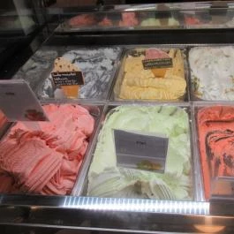 Azúr Fagylaltozó Budapest - Étel/ital