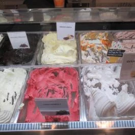 Azúr Fagylaltozó Budapest - Étel/ital