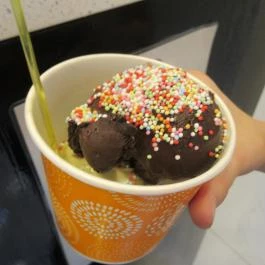 Azúr Fagylaltozó Budapest - Étel/ital