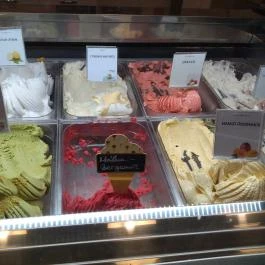 Azúr Fagylaltozó Budapest - Étel/ital