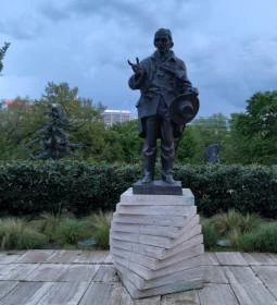 Babits Mihály szobra