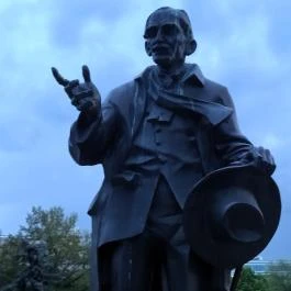 Babits Mihály szobra Budapest - Egyéb