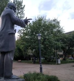 Babits Mihály szobra