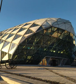 Bálna Honvédelmi Központ
