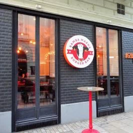 Bamba Marha Burger - Október 6. utca, Budapest - Külső kép
