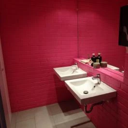 Baotiful & Impostor, Budapest - Mosdó