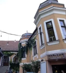 Barlang Klub & Terasz