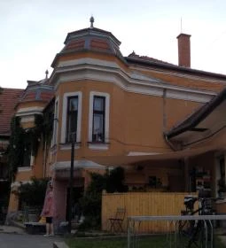 Barlang Klub & Terasz