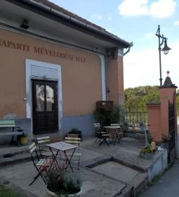 Barlang Klub & Terasz